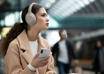 Sony wh-1000xm4 charging light